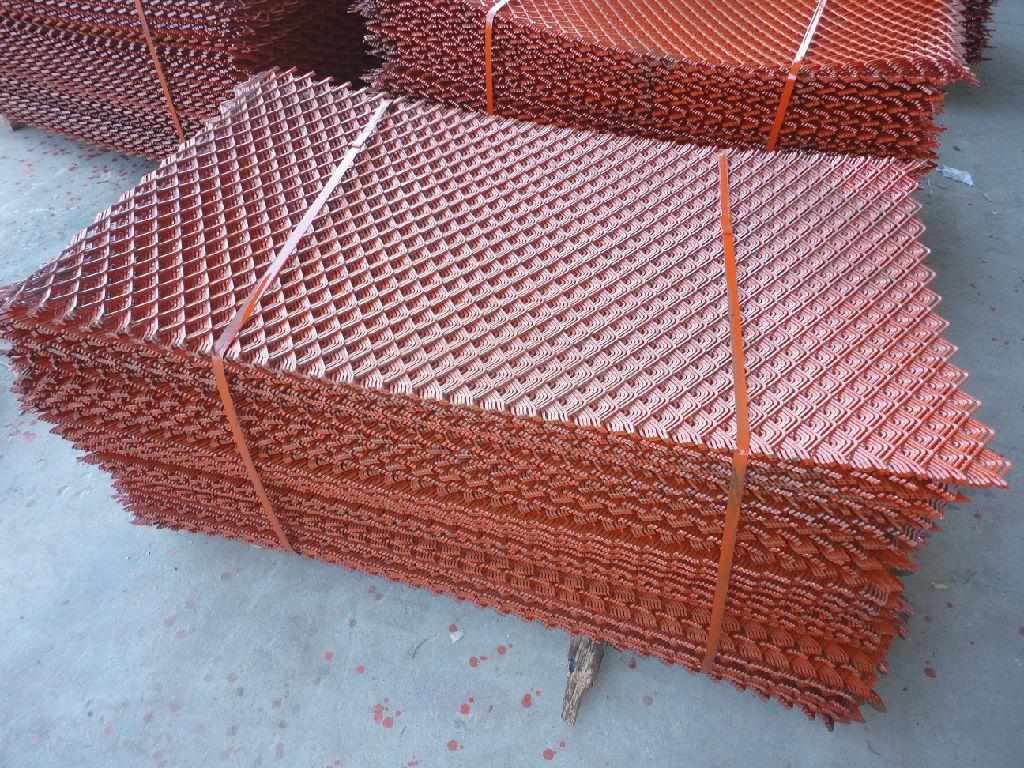 玉米網(wǎng)菱形鋼板網(wǎng)圍欄隔離網(wǎng)腳踏網(wǎng)