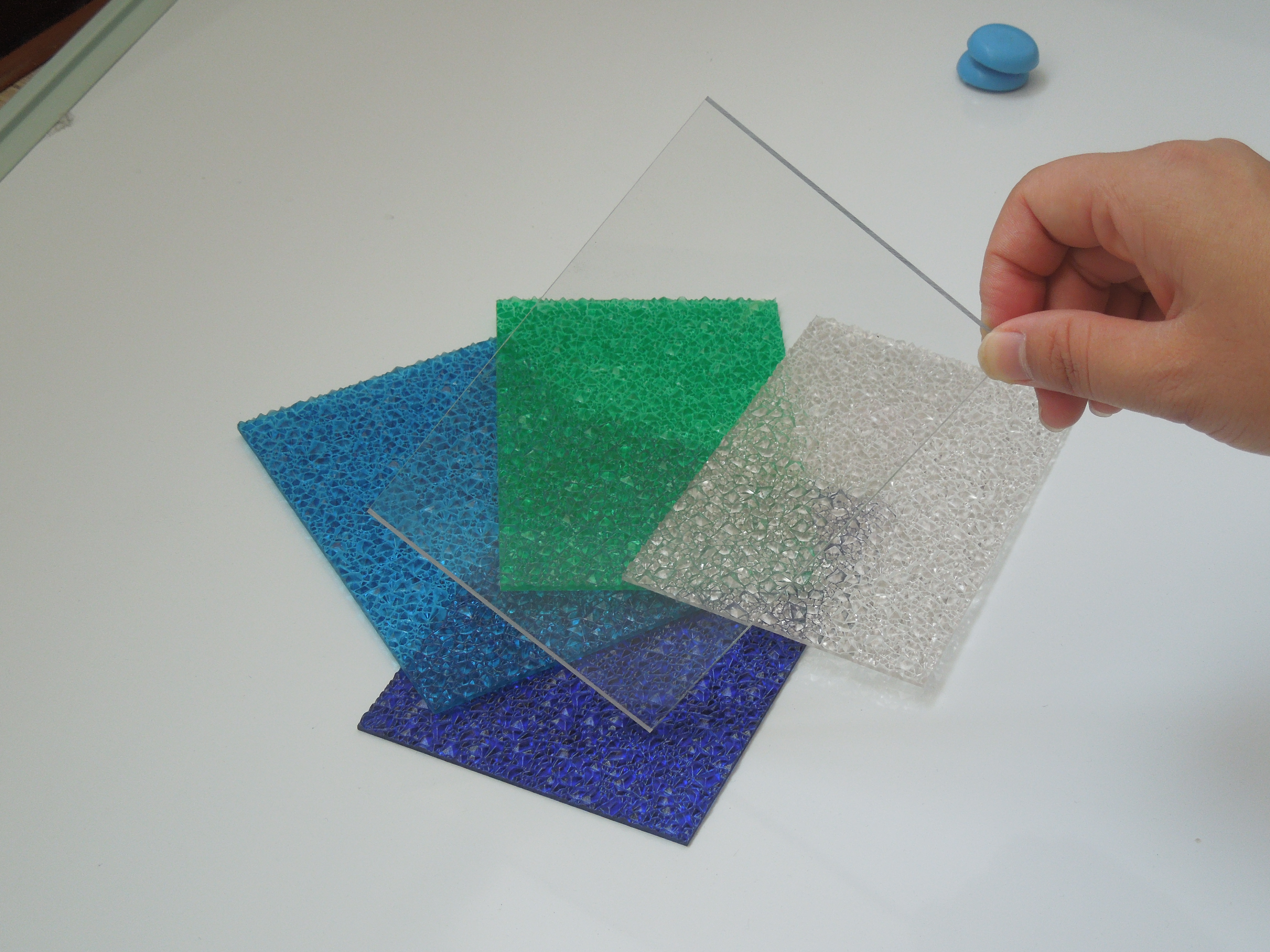 保定海塑廠家直銷(xiāo)中空陽(yáng)光板耐力板性?xún)r(jià)比*  廠家直銷(xiāo)陽(yáng)光板、耐力板