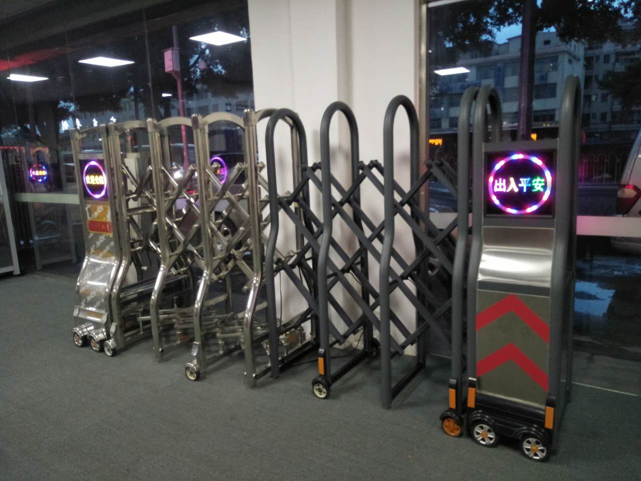 廣州卷簾門(mén)廠家電話 廣州伸縮門(mén)廠家 廣州伸縮門(mén)廠家電話 廣東伸縮門(mén)廠家電話