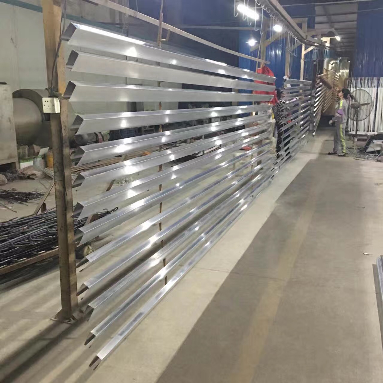 仿木紋鋁合金方通吊頂裝飾材料 50*100 配套龍骨