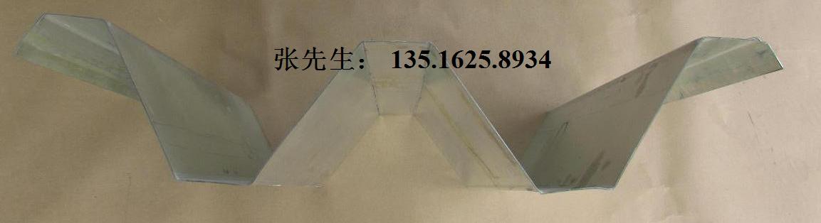 供應(yīng)W600彩鋼屋面板YX130-300-600大跨度彩鋼屋面板