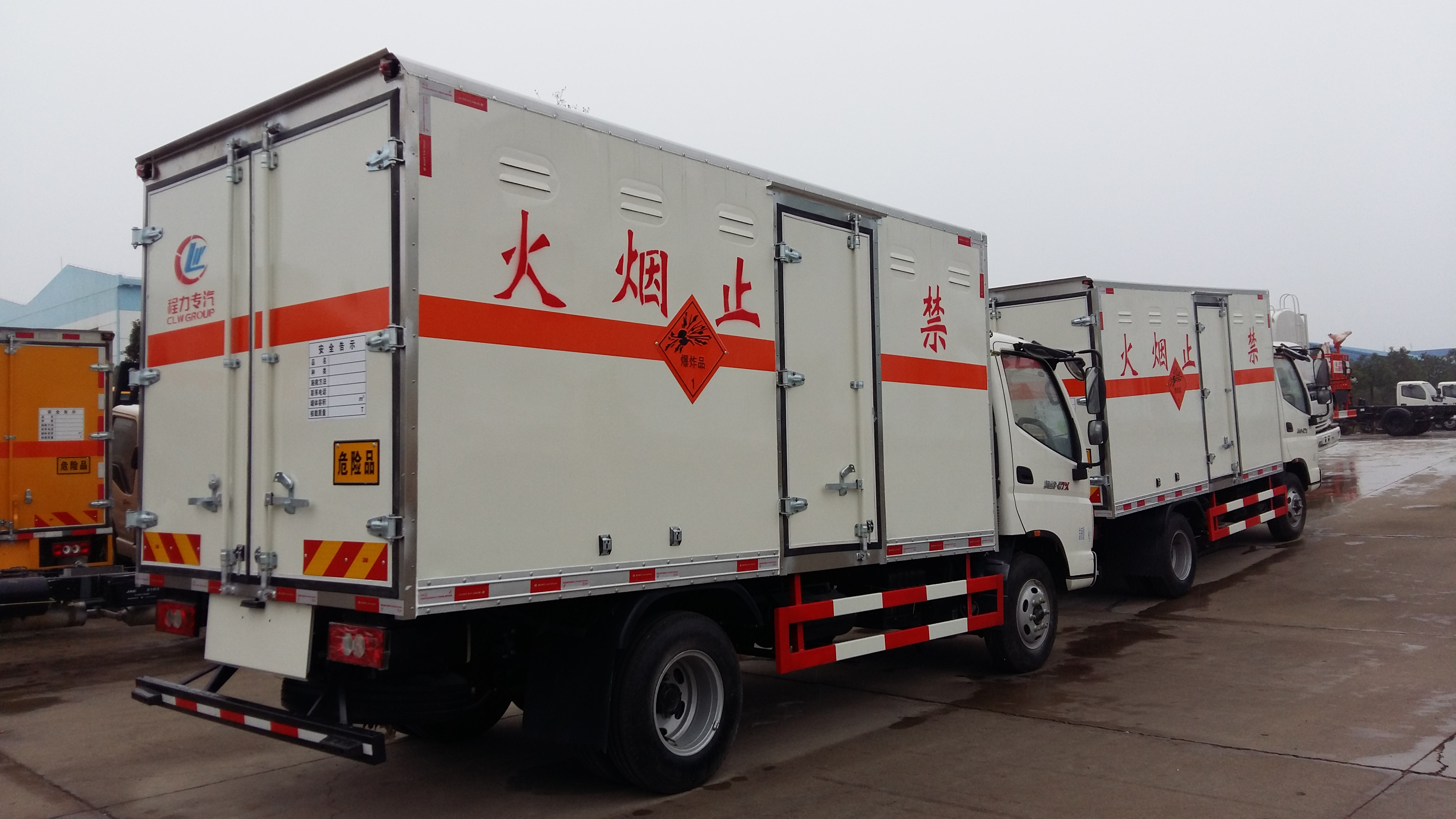天錦氣瓶車東風(fēng)氣瓶運(yùn)輸車