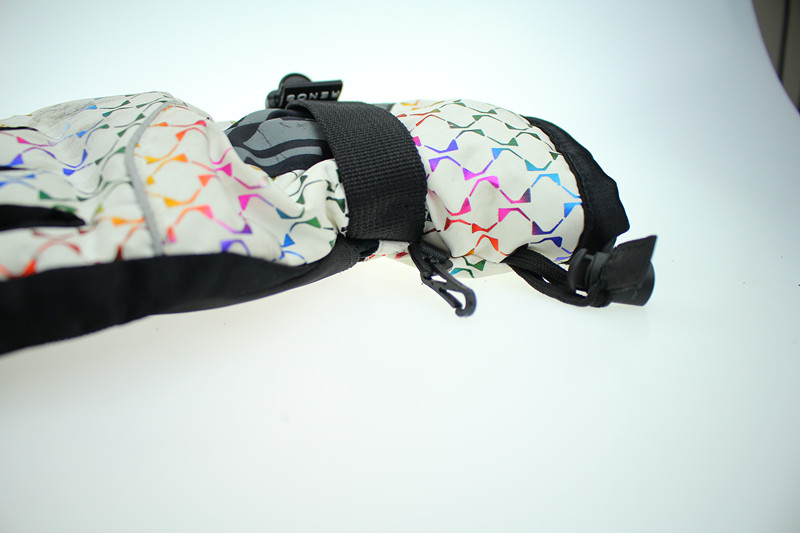 定制滑雪手套免費打版試樣騎車手套