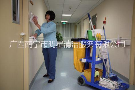 南寧商場駐場保潔廣西駐場保潔服務(wù)南寧物業(yè)駐場保潔駐場保潔