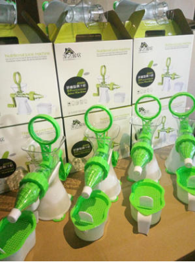 禮品 促銷 廠家多功能榨汁機家用手動冰淇淋原汁機 河北兒童手動榨汁機