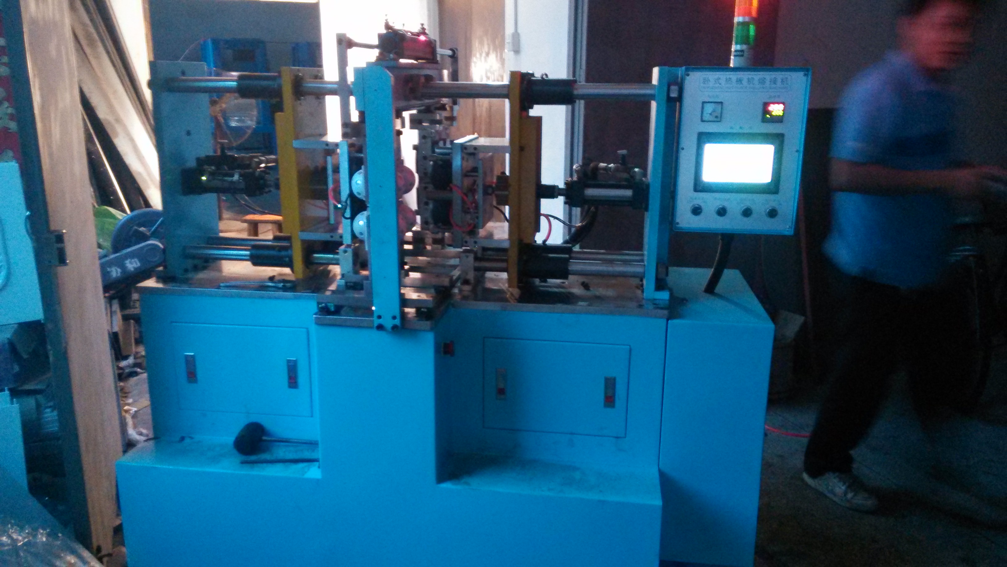 東莞生產(chǎn)臥式熱板機(jī)廠(chǎng)家  塑料熱板焊接機(jī) 洞洞球焊接用臥式熱板機(jī) 生產(chǎn)臥式熱板機(jī)廠(chǎng)家