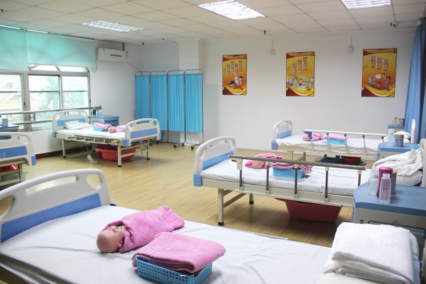 請月嫂一個月多少錢，服務(wù)內(nèi)容是什么，智通家政