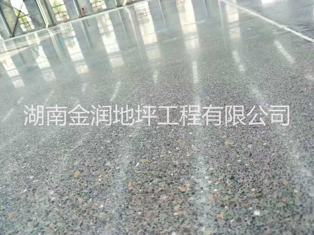 湖南長(zhǎng)沙彩色鋼化地坪彩色耐磨地坪施工長(zhǎng)沙固化地坪施工
