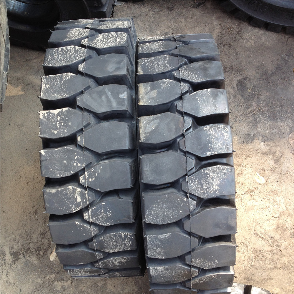 供應(yīng)實(shí)心叉車(chē)輪胎5.00-8 工業(yè)車(chē)輛輪胎