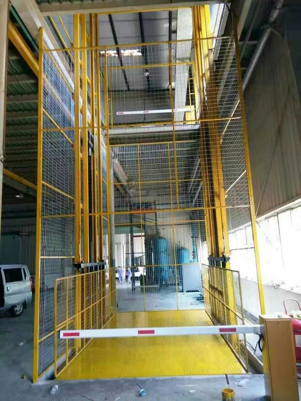 樓層升降機自行直臂式升降機 樓層升降機自行直臂式升降機，