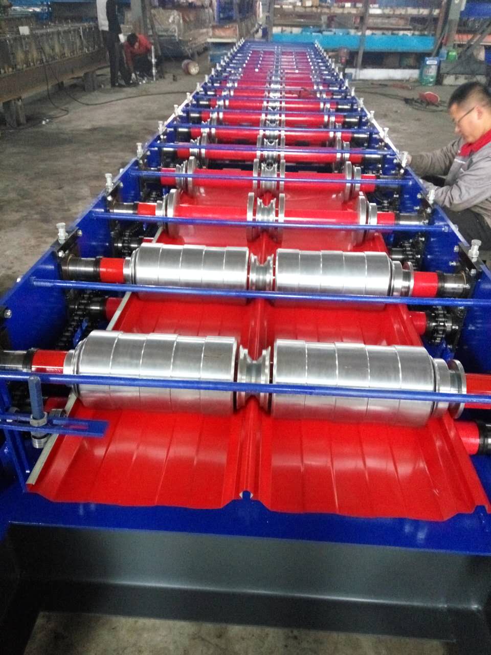 廠家供應(yīng)全數(shù)控屋頂瓦高配置820型角馳壓瓦機(jī)質(zhì)量好