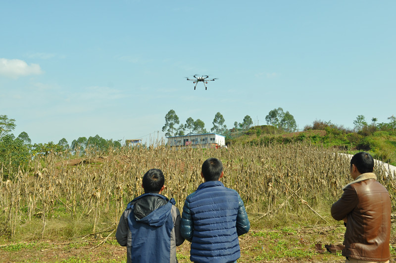 電力架線無人機(jī)