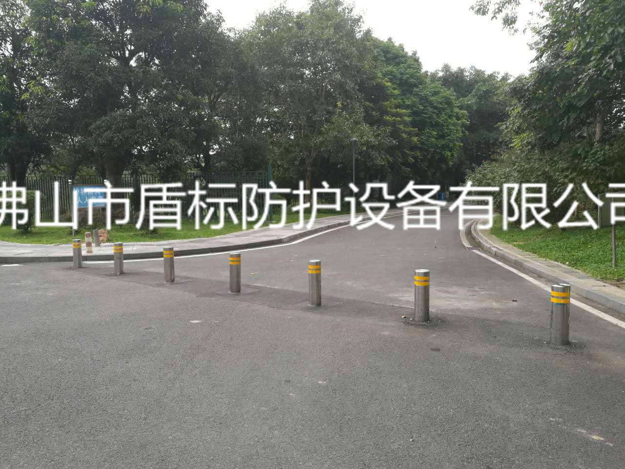 佛山廠家生產(chǎn)防撞固定*，小區(qū)手動擋車*，廣場安全防護*，景區(qū)交通警示可移動*