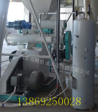 飼料顆粒加工設(shè)備 環(huán)膜250顆粒 豬飼料顆粒加工設(shè)備 時產(chǎn)一噸的機組