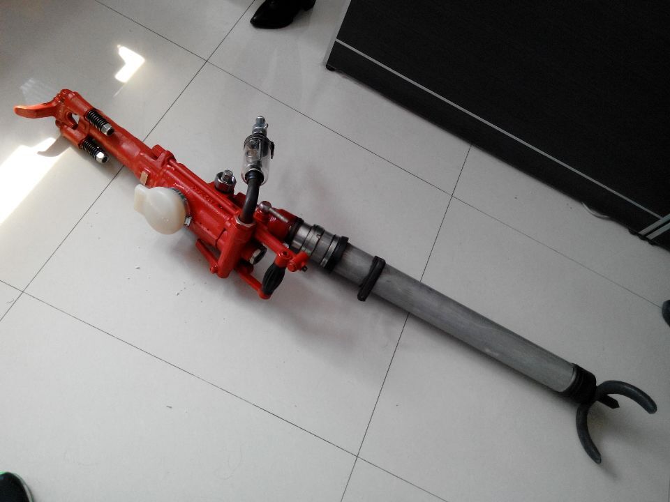 7665MZ系列雙級(jí)氣腿鑿巖機(jī)
