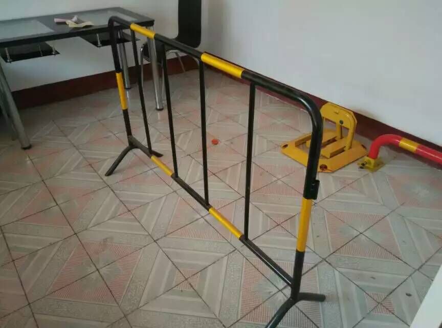 圓籠地龍式螺旋不銹鋼自行車架 市政道路護(hù)欄 鐵馬護(hù)欄交通施工護(hù)