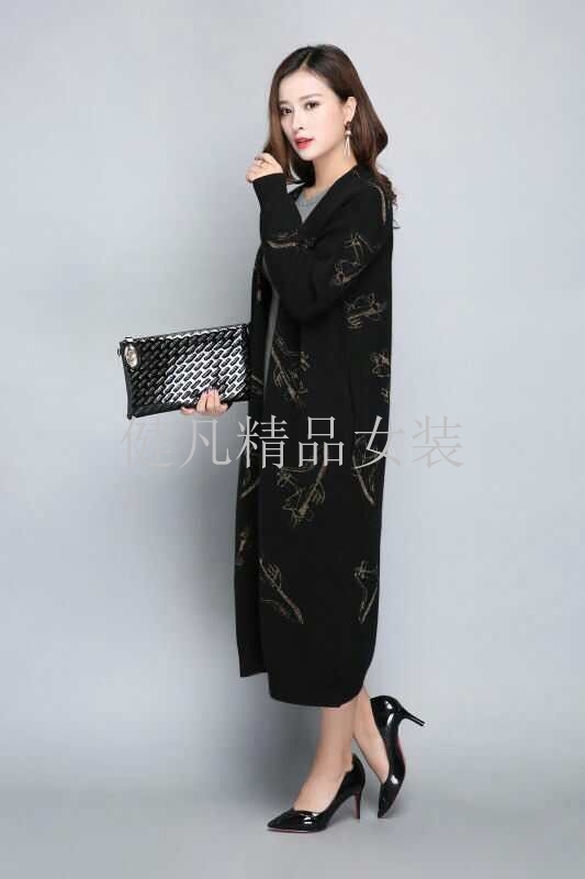 廣州健凡品牌折扣女裝*女裝店廣州品牌折扣女裝優(yōu)質(zhì)貨源冬裝羽絨服
