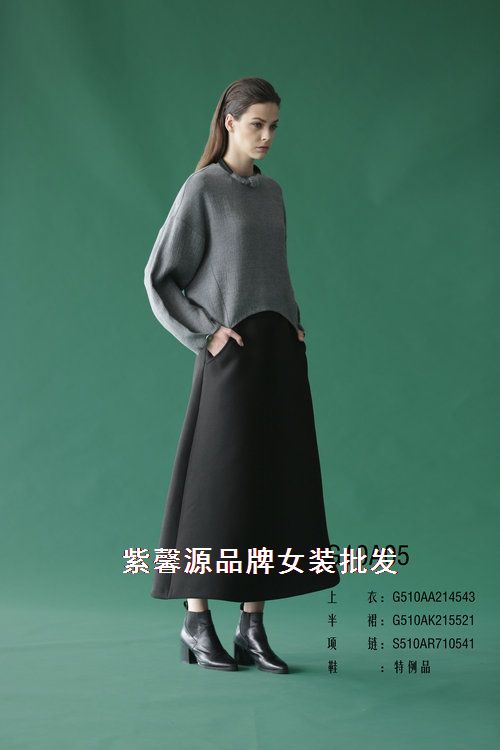 深圳三淼四季女裝品牌批發(fā)尾貨折扣