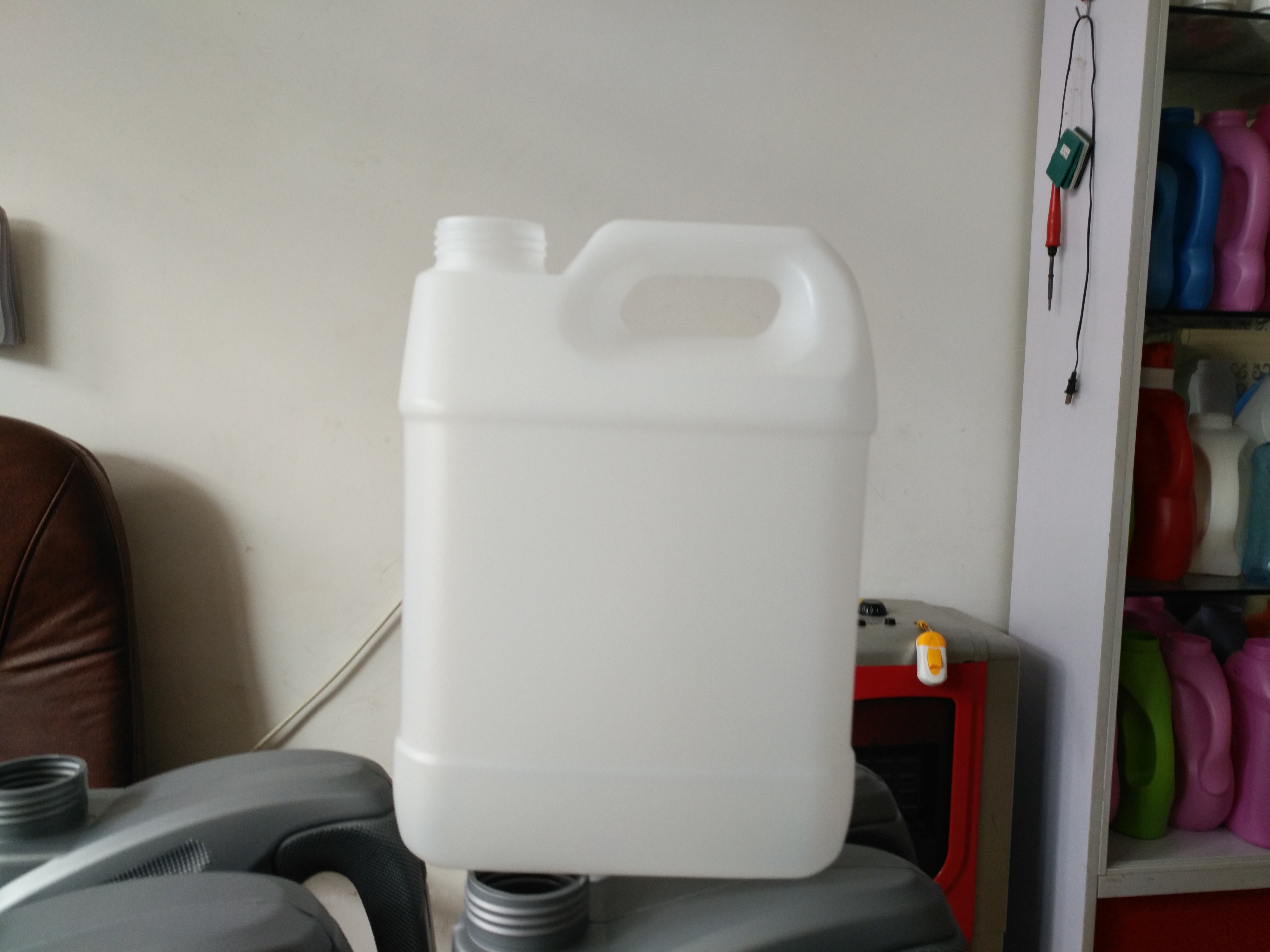 10升尿素桶價(jià)格 10升堆碼桶價(jià)格 河北滄州4升桶價(jià)格尿素桶廠家 10升堆碼桶廠家 10尿素桶廠家 10堆碼尿素桶廠家