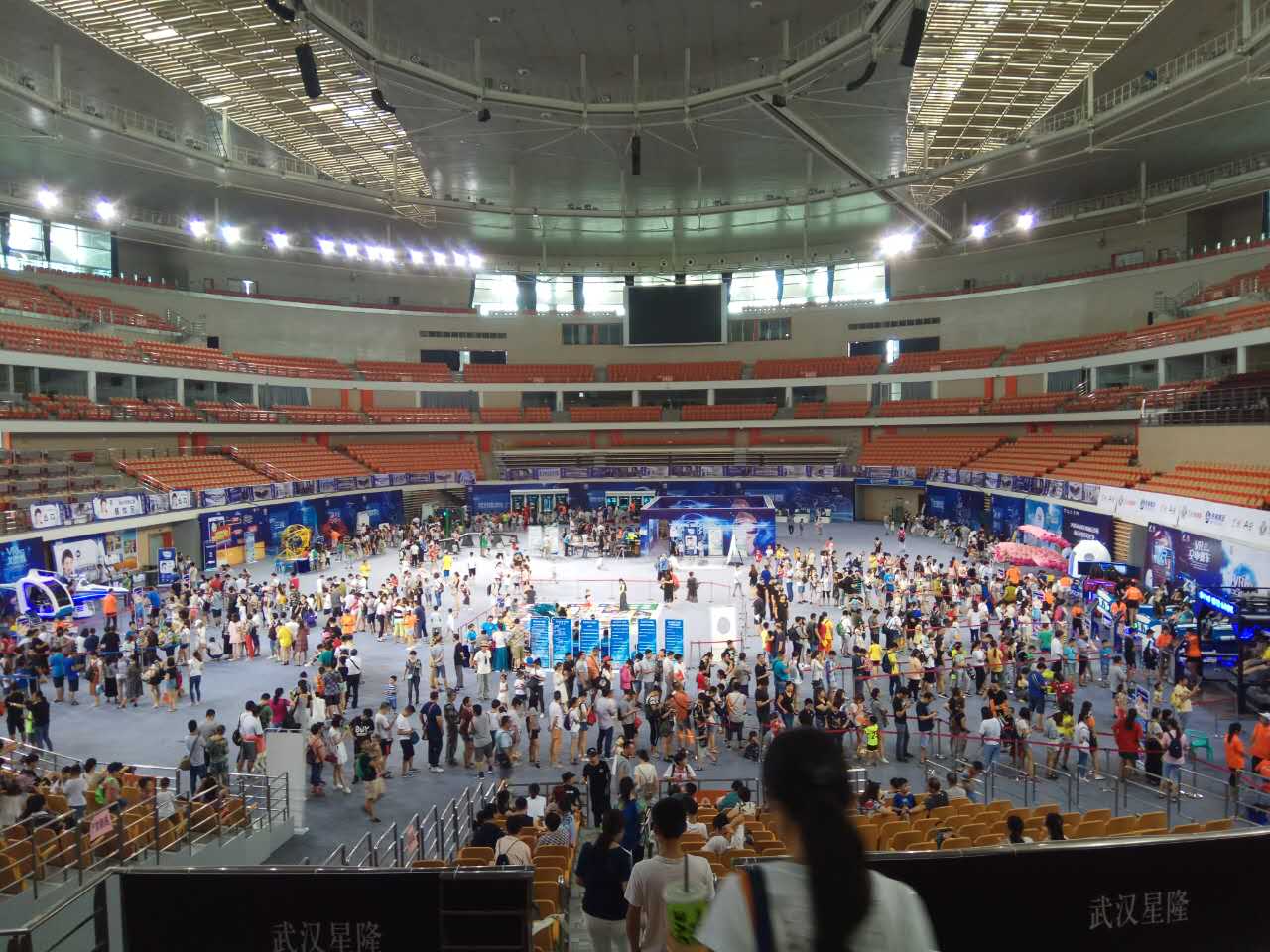 《40多款VR設(shè)備出租》滿足你各種活動(dòng)需求！讓你活動(dòng)人氣翻翻！