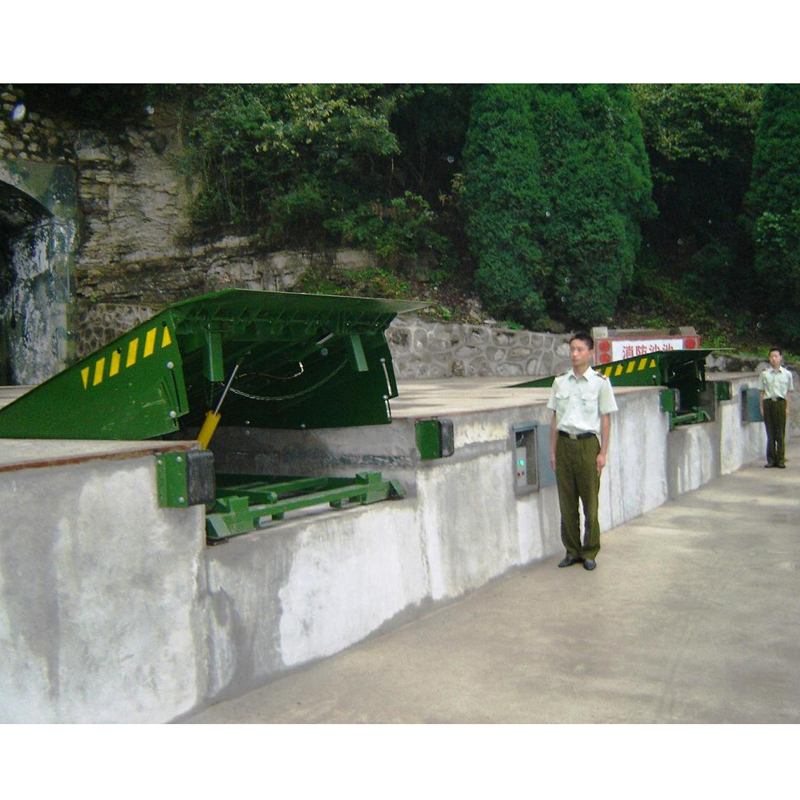 登車(chē)橋 固定登車(chē)橋