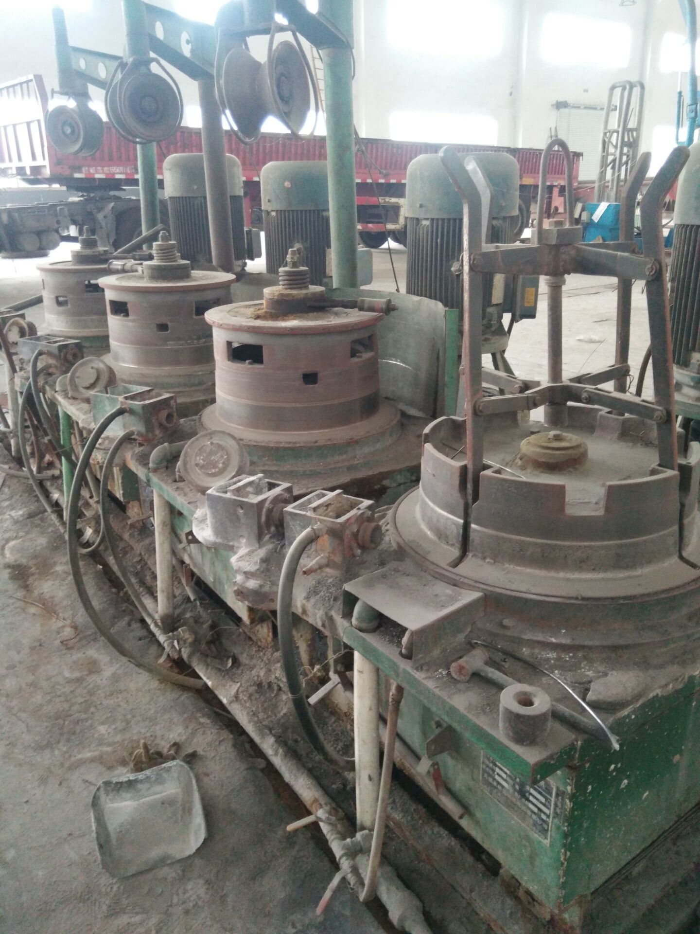 出售鏈罐拉絲機(jī)直進(jìn)式拉絲機(jī)水箱拉絲機(jī)