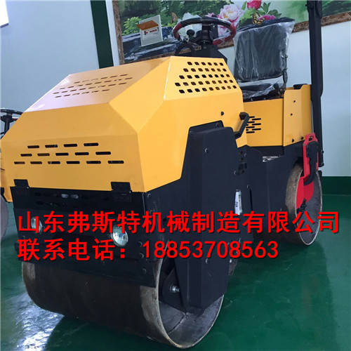 弗斯特廠家推薦小型壓路機1噸振動壓路機就是耐用