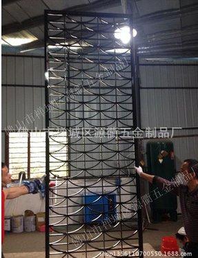 供應(yīng)古典黑鈦不銹鋼屏風(fēng)、定做裝飾屏風(fēng)隔斷、佛山不銹鋼廠家