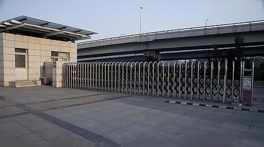 廣州伸縮門價格 工廠伸縮門安裝 不銹鋼電動伸縮門