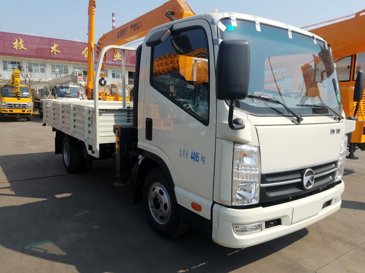 山東濟寧3.2噸凱馬藍牌隨車吊 凱馬底盤云內(nèi)95馬力