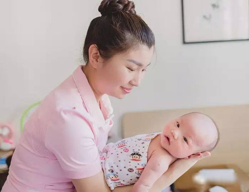 請月嫂一個月多少錢，服務(wù)內(nèi)容是什么，智通家政