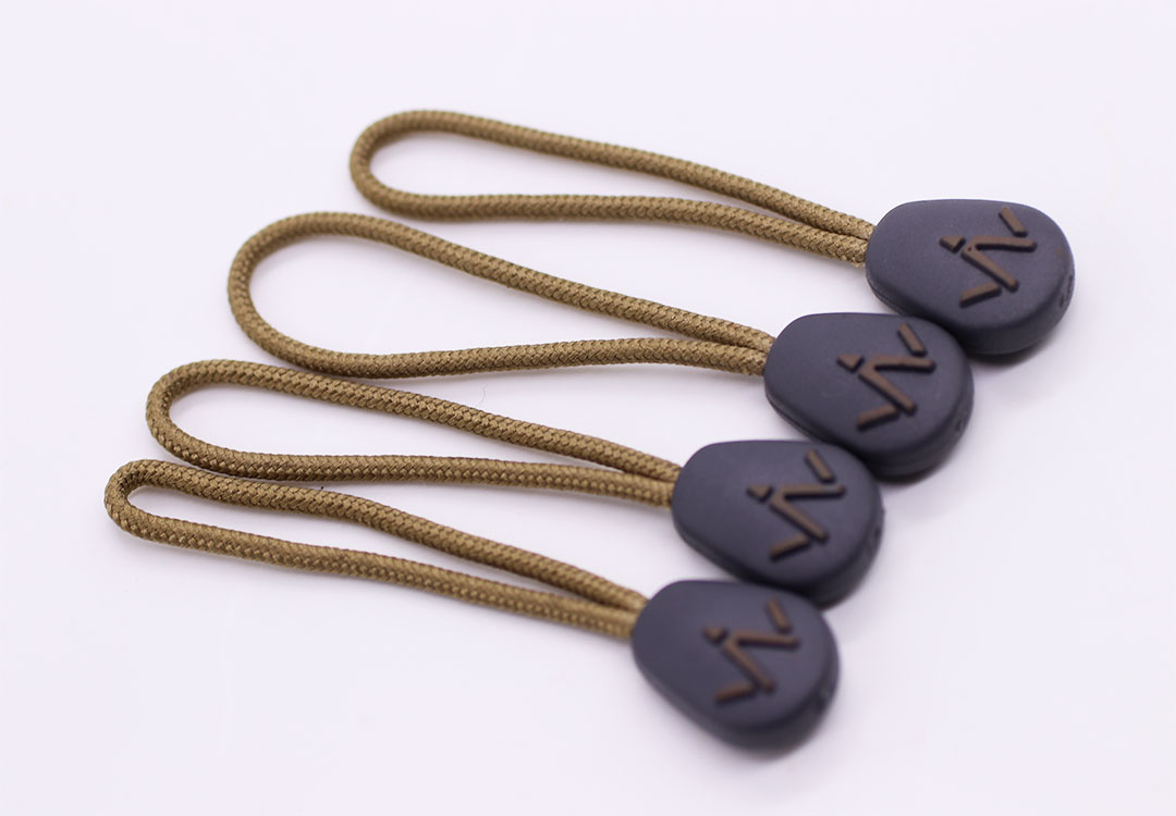 優(yōu)質(zhì)注塑拉頭PVC繩子拉袢滴塑拉