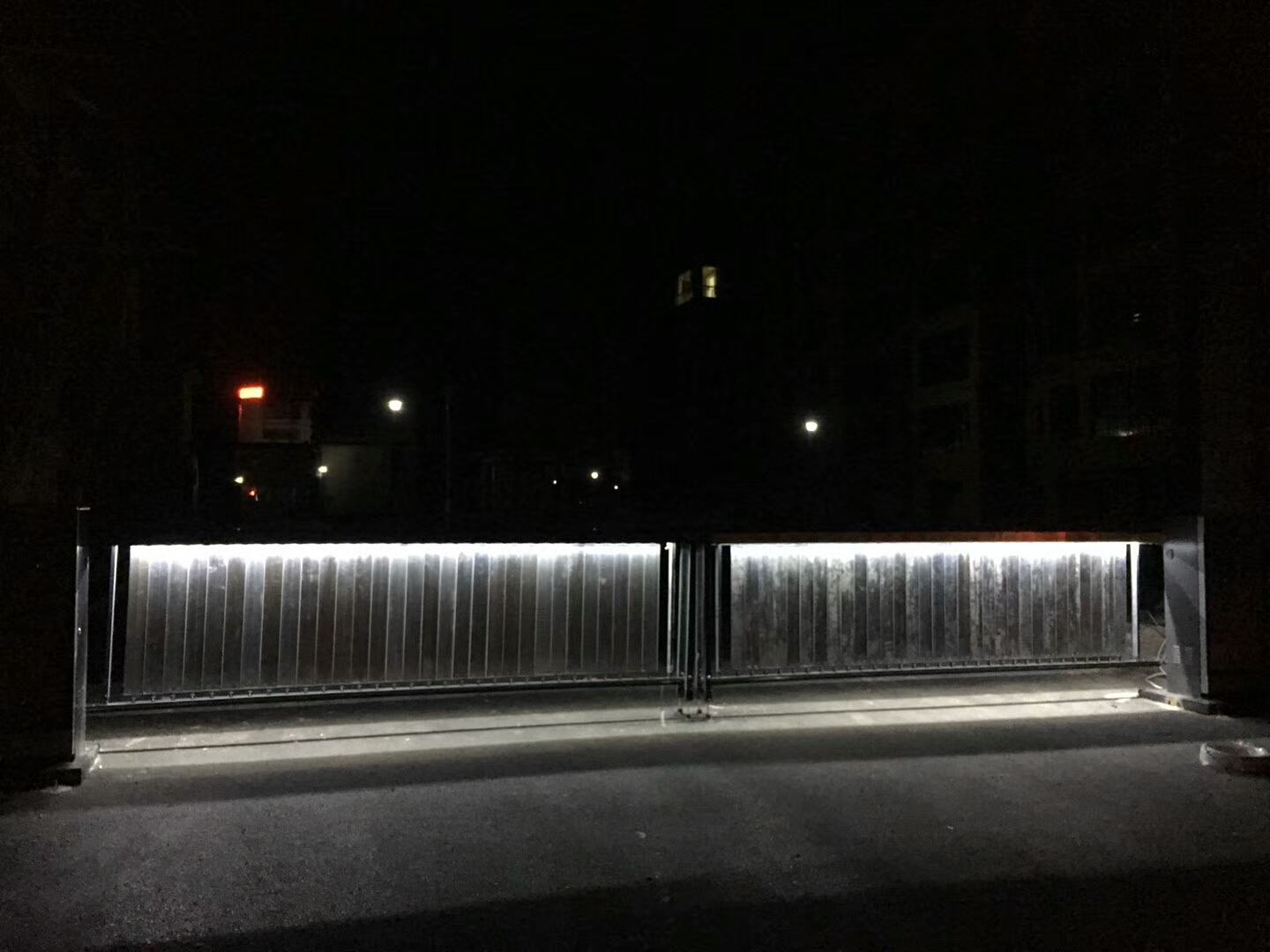 順翔廣告道閘供應(yīng)商  順翔廣告道閘報價廣告道閘生產(chǎn)廠家 停車 小區(qū)出入口 小區(qū)出入口廣告道閘生產(chǎn)廠家