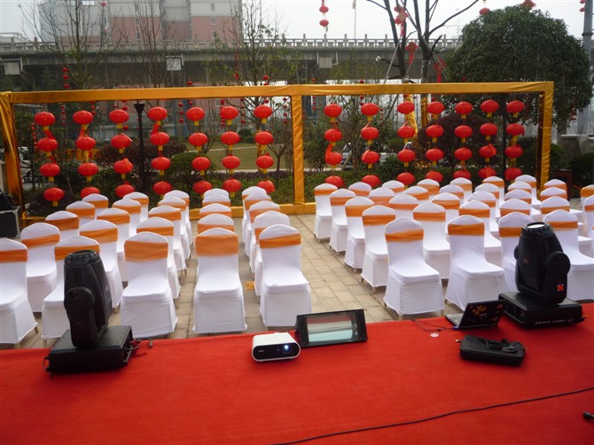 南昌桁架舞臺、舞臺設(shè)備、舞臺廠家、燈光音響、活動場地布置 舞臺設(shè)備、桁架舞臺、舞臺廠家