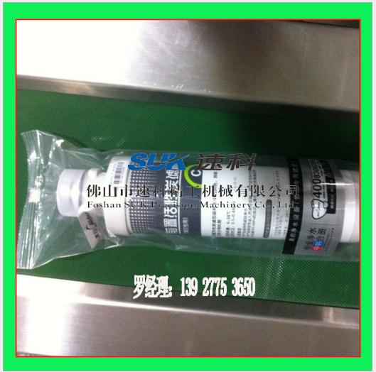 濾芯包裝機(jī) 樹(shù)脂濾芯分裝機(jī) 機(jī)油濾芯包裝機(jī) 全自動(dòng)套膜機(jī)