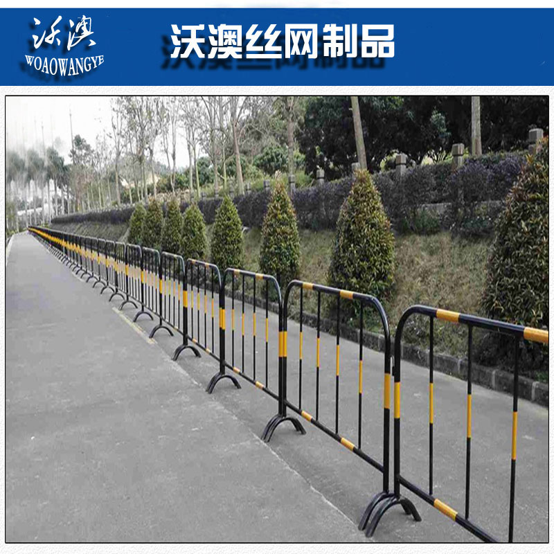 施工鐵馬圍欄市政道路警示防護(hù)欄工程移動(dòng)臨時(shí)隔離欄移動(dòng)鐵馬護(hù)欄批發(fā)