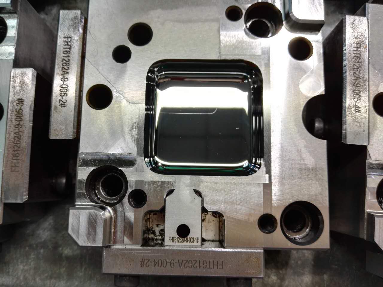 東莞毅順模具鏡面拋光加工廠