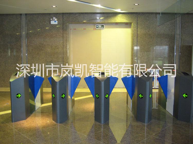 供應(yīng)橋式斜角三輥閘/立式三輥閘廠家