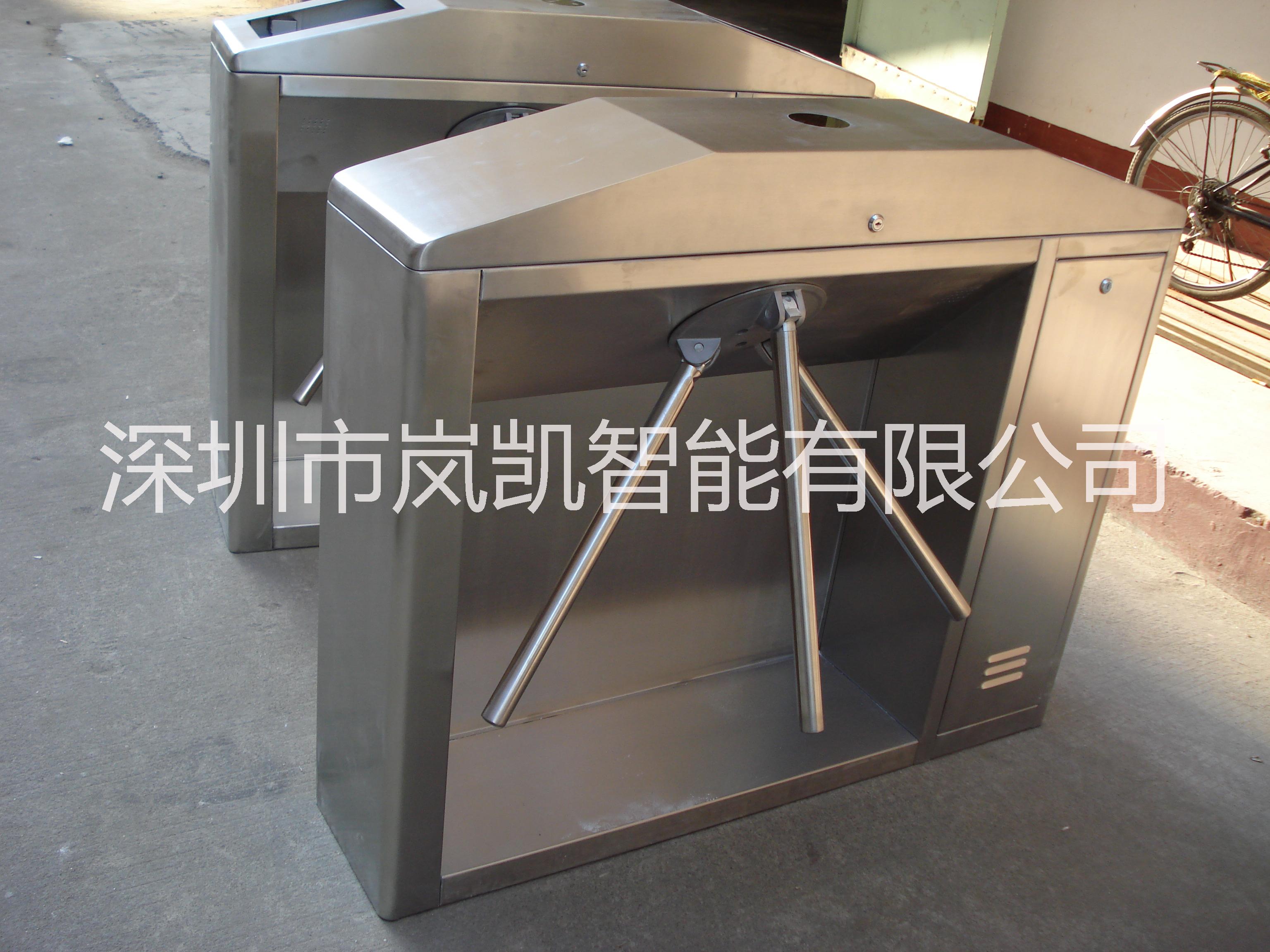 供應(yīng)鄭州雙機(jī)芯三輥閘 公交站雙機(jī)芯三輥閘 BRT通道三輥閘 雙機(jī)芯三輥閘廠家直銷