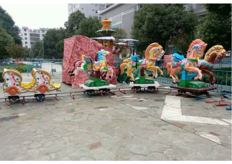 游樂(lè)設(shè)備軌道馬車廠家軌道馬車價(jià)格軌道馬車圖片