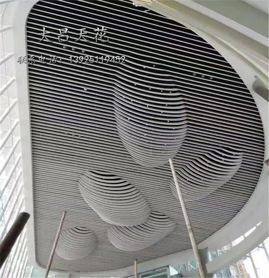 廣州弧形鋁方通吊頂幕墻裝飾、廣州造型鋁方通應(yīng)用效果