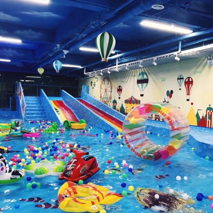 斯黛爾恒溫室內(nèi)兒童水上樂(lè)園水上滑