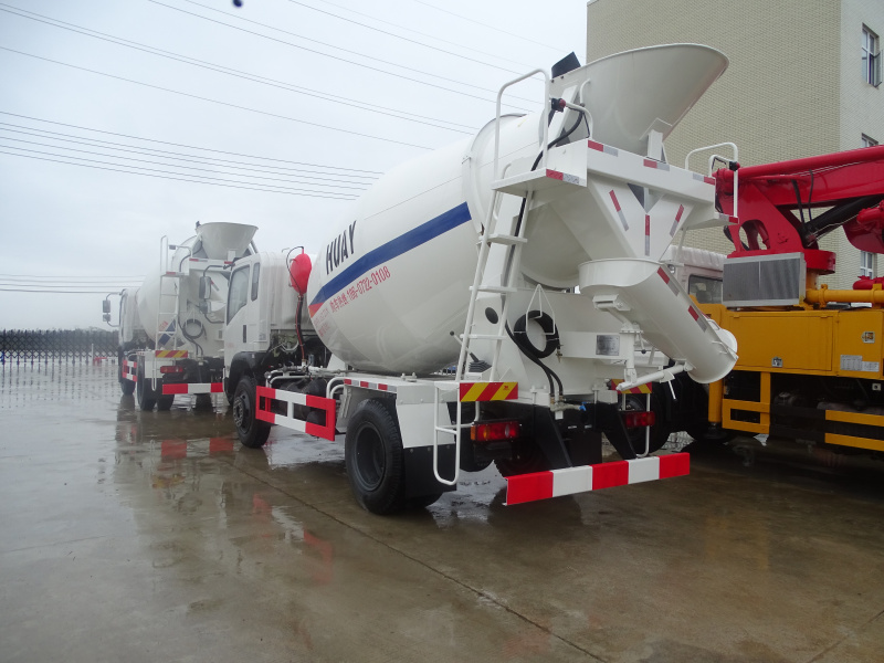 供應(yīng)大運(yùn)牌6方混凝土攪拌車大運(yùn)運(yùn)途6方水泥攪拌車