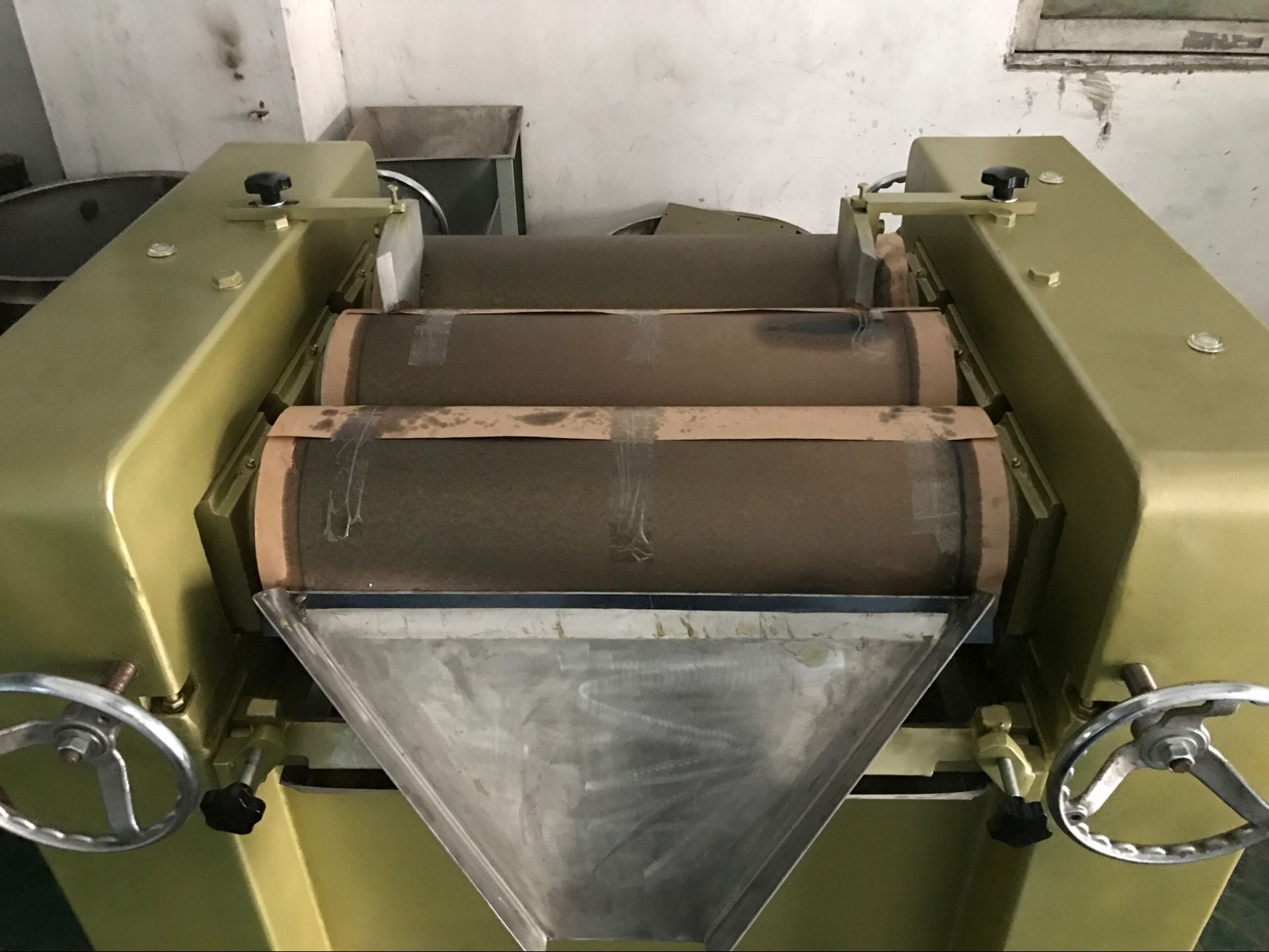S系列三輥研磨機(jī)機(jī)、油漆油墨涂料用三輥研磨機(jī)