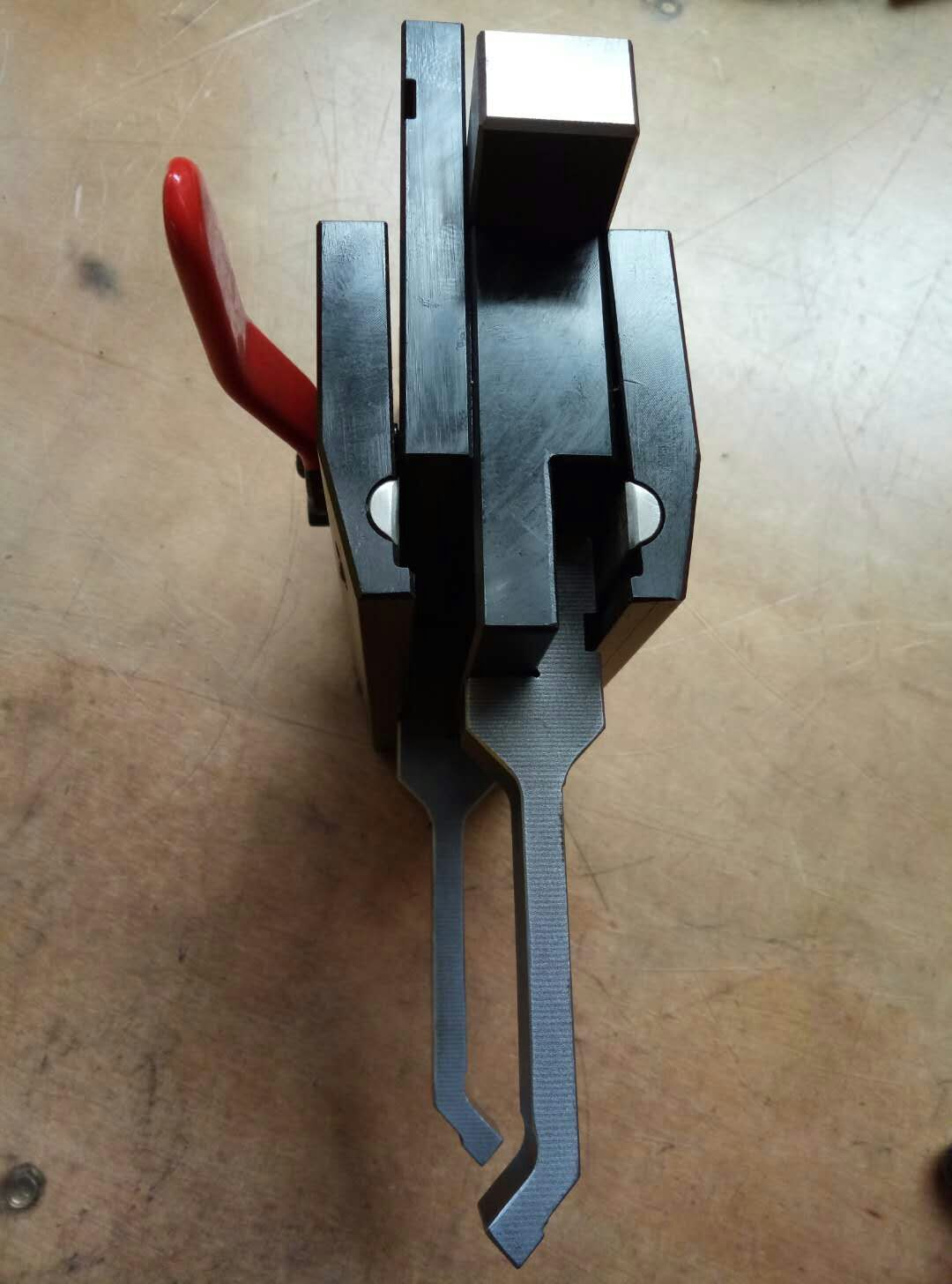 折彎機(jī)夾具 折彎機(jī)上刀夾具