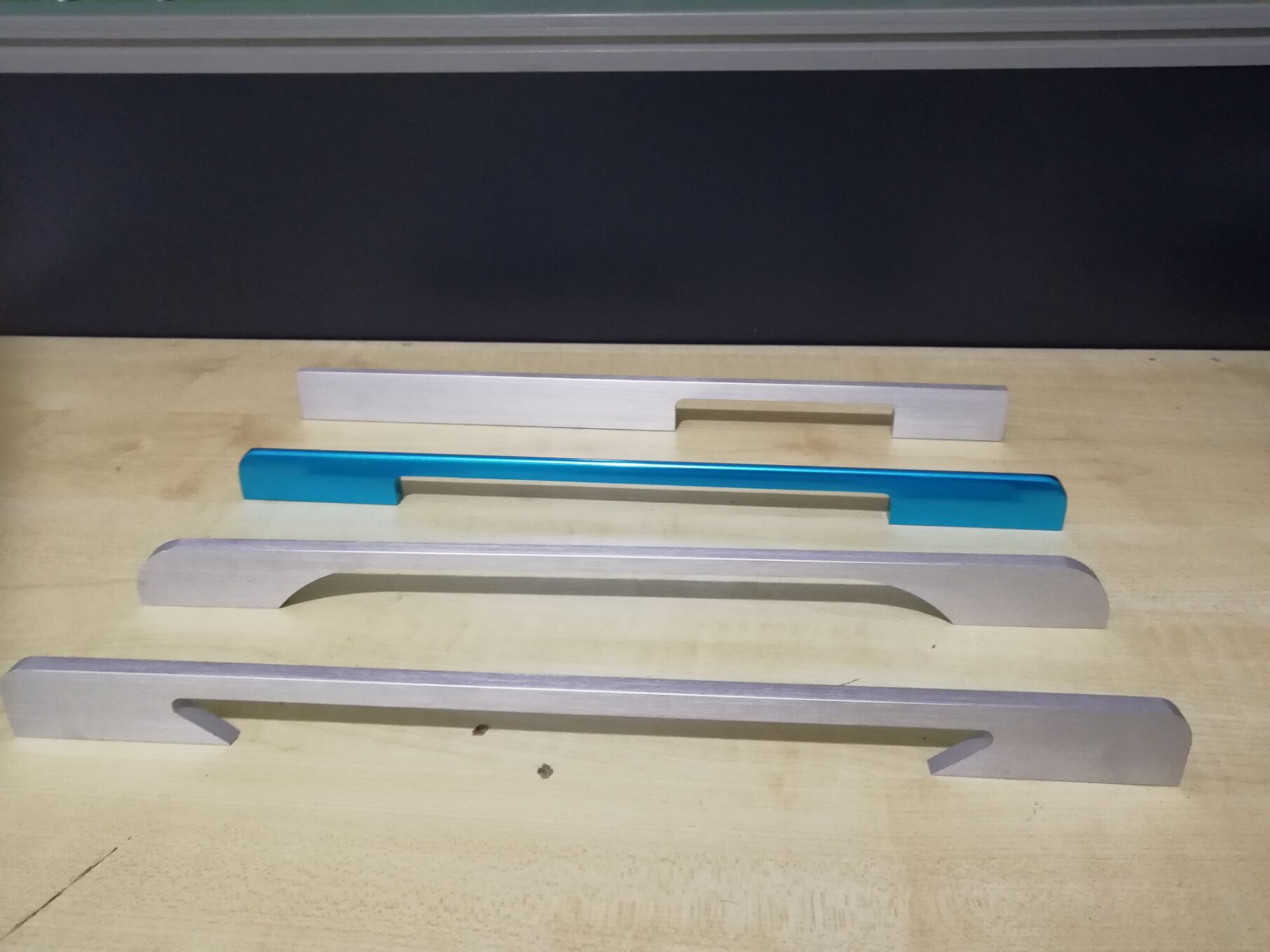 晶鋼門邊框鋁材 櫥柜門鋁材批發(fā)