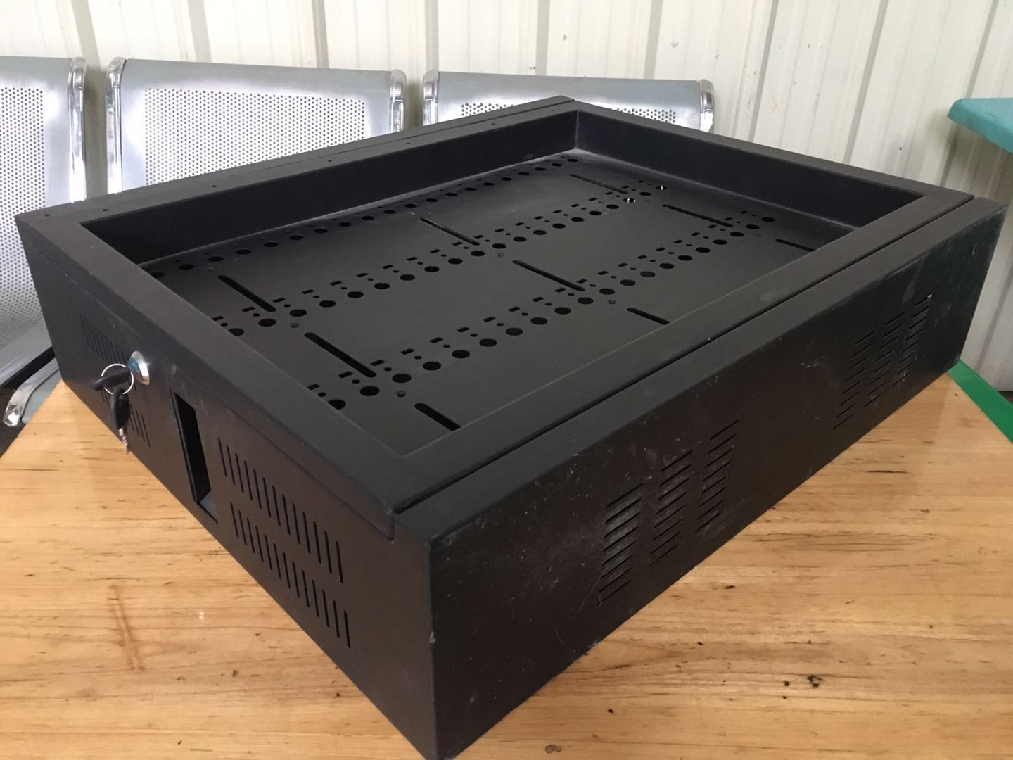 機箱廠家批發(fā)供應圖片價格