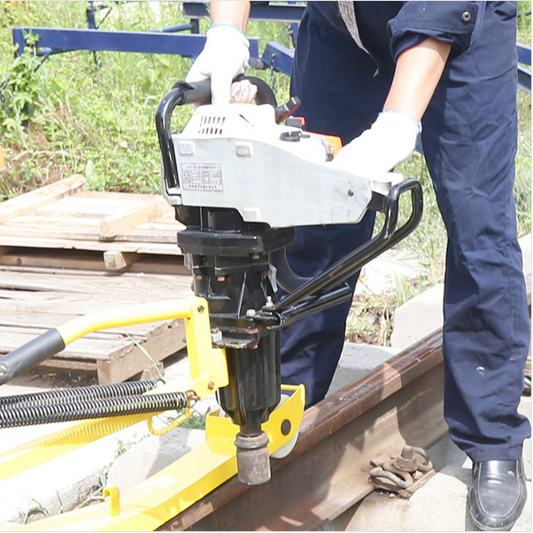 NLB-800型內(nèi)燃螺栓扳手 沈陽內(nèi)燃螺栓扳手廠家 鐵路機械批發(fā)  內(nèi)燃螺栓扳手供應(yīng)商