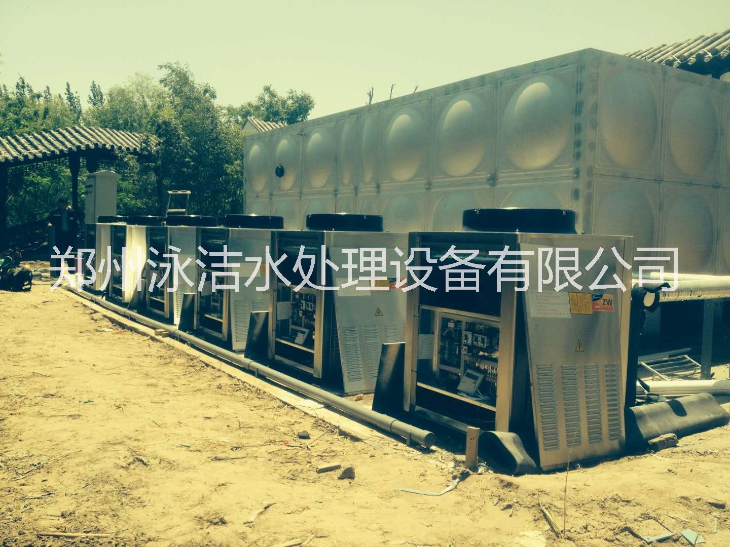 三機一體除濕設(shè)備 泳池?zé)岜?多功能泳池?zé)岜脵C組 游泳池整體方案