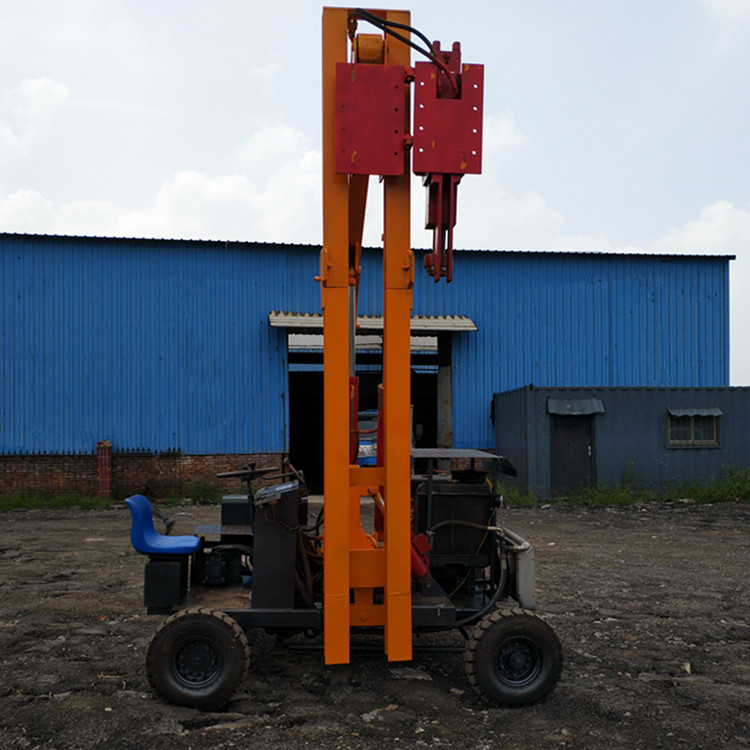 高速公路護(hù)欄打樁機(jī) 彤昭高速公路護(hù)欄打樁機(jī)